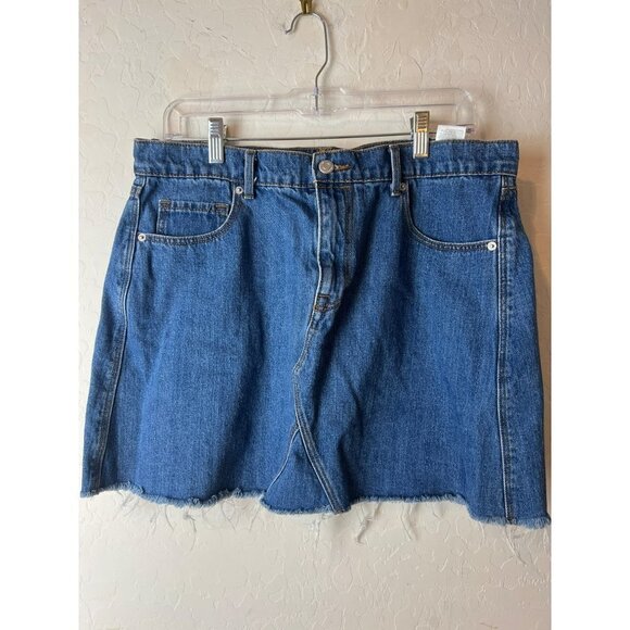 Old Navy Sz 14 Raw Hem Cut Off Jean Mini Skirt 100% Cotton Medium Wash - Picture 3 of 8